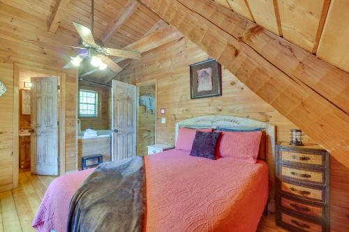 Secluded Sevierville Cabin w/ Hot Tub! photo 8
