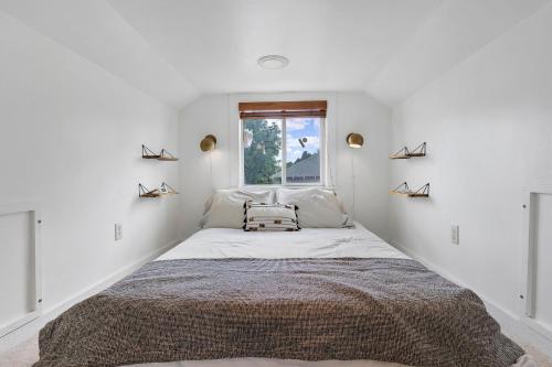 Un pat sau paturi într-o cameră la Studio 410