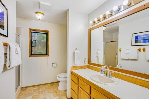 Phòng tắm tại Shangri Lodge Serene Retreat