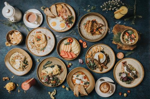 Mad på resortet eller i nærheden