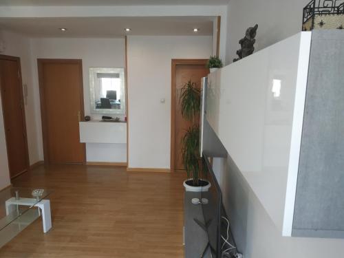 Bedroom to rent in the beach