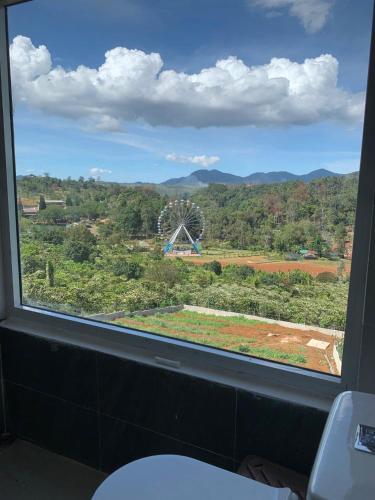 Pemandangan gunung umum atau pemandangan gunung yang diambil dari lodge