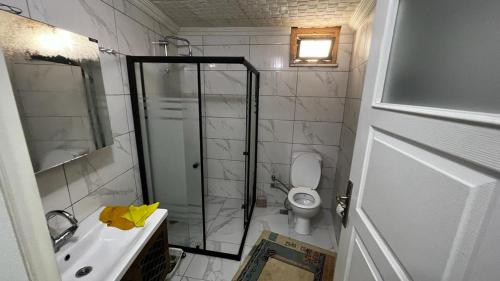 Koupelna v ubytování TRABZON aparts 5+2 villa
