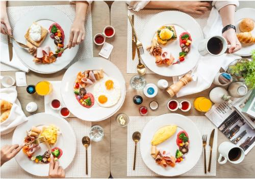 Jídlo v hotelu nebo okolí