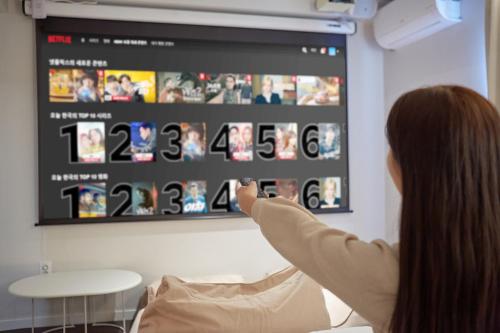 Aank Hotel Busan Nampoにあるテレビまたはエンターテインメントセンター
