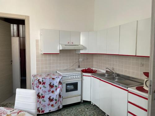 Η κουζίνα ή μικρή κουζίνα στο La Casa di Giusy