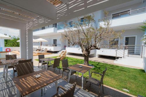 Gallery image of Sera-Nata Superior Suites in Nikiti
