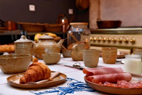 อาหารเช้าซึ่งให้บริการแก่ผู้เข้าพักที่ Le Perchoir