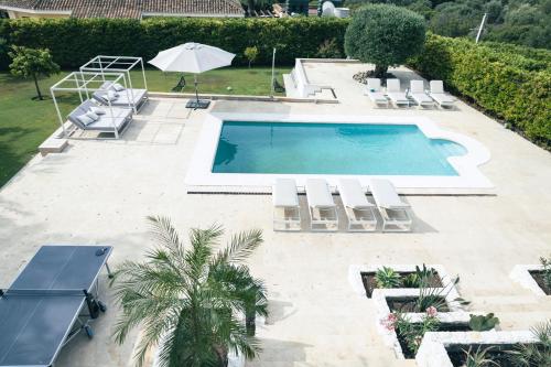 Large 5 bedroom Villa with heated pool + sea views