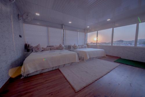 Ảnh trong thư viện ảnh của Perfectstayz Homes I Luxury Penthouse ở Haridwār