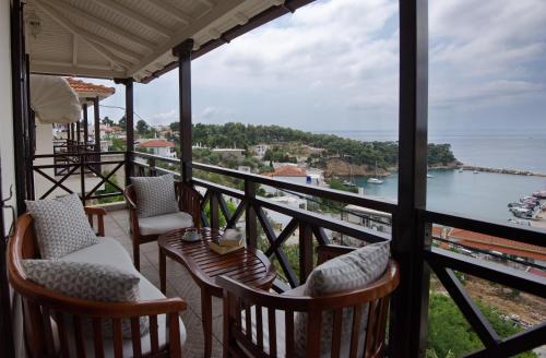 Gallery image of Elpida Apartments in Votsi