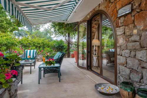 马蒂度假豪华酒店外面的花园