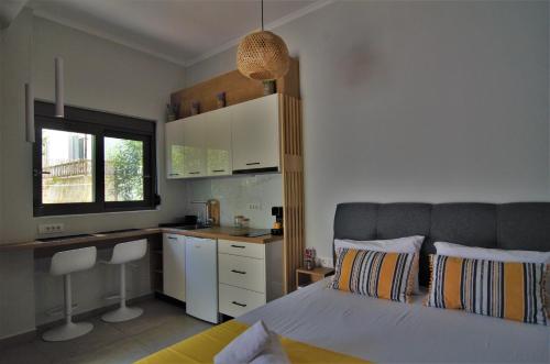 Antigonis Garden House