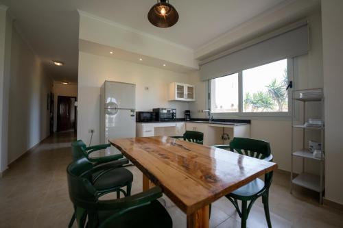 Η κουζίνα ή μικρή κουζίνα στο Stayr Somabay - Bay Life Home Rentals