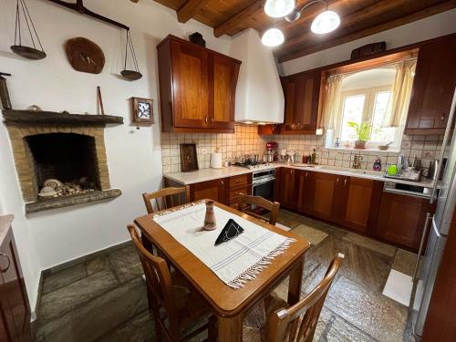 Gallery image of Stone Villa Mina in Angairiá