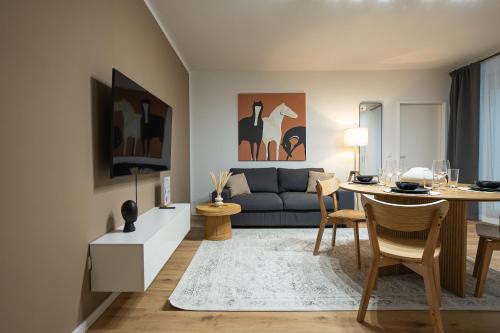 2-room apartment with a terrace and queen-size bed