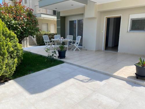 Lili House In Nikiti 150m From The Beach