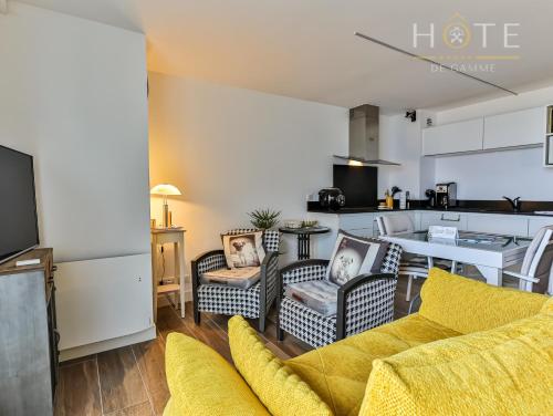 Dapur atau dapur kecil di Duplex 4 étoiles, vue mer et port de plaisance