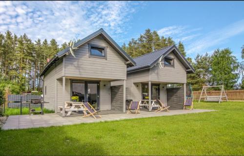 Ostoja Sosnowa Czarny Mlyn, kompleks dwóch domkow