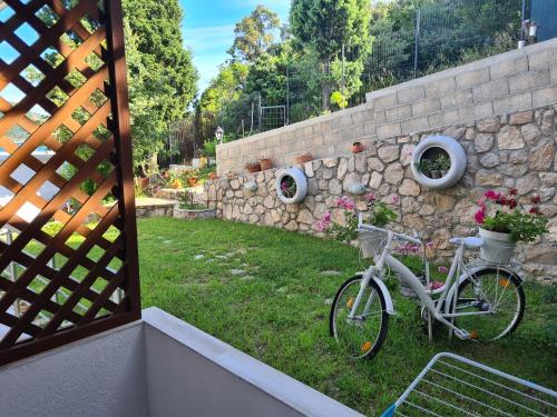 Jízda na kole v ubytování Apartments Zec nebo okolí