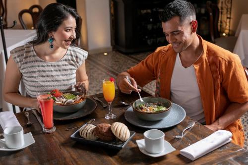 Φαγητό σε αυτό το ξενοδοχείο ή κάπου εκεί κοντά