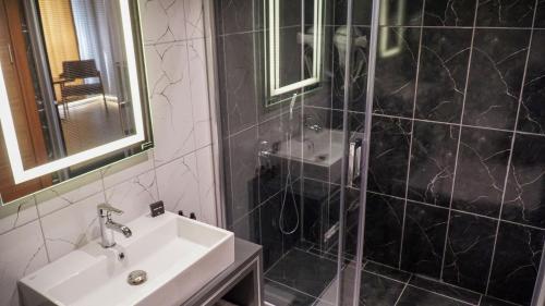 Gambar di galeri bagi Bloom Suite Hotel di Kesan