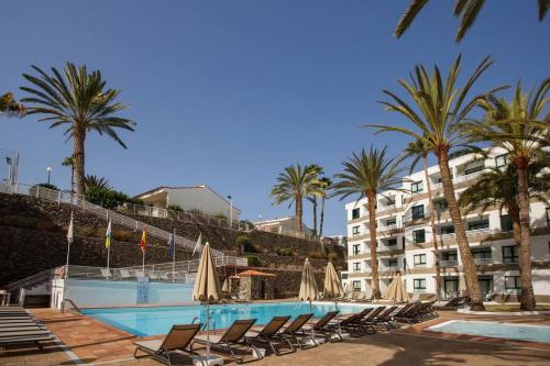 Amplio Bungalow con Piscina climatizada cerca del Yumbo y a pasos de Playa del Inglés
