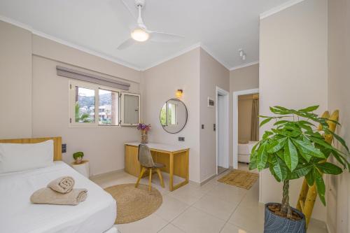 Katil atau katil-katil dalam bilik di Notos Heights Hotel & Suites
