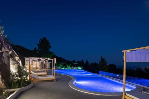 Kolam renang di atau dekat dengan Exclusive Villas Pappas
