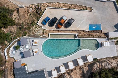 Kolam renang di atau dekat dengan Exclusive Villas Pappas