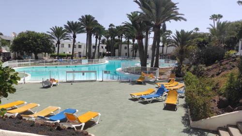 Bazén v ubytovaní Alojamientos Playa Centro Corralejo a alebo v jeho blízkosti