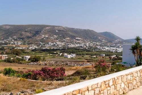 Gallery image of Cycladic Sunlight 2bedroom House in Krotiri