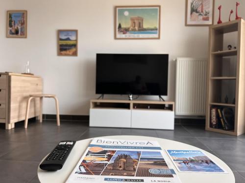 Μια τηλεόραση ή/και κέντρο ψυχαγωγίας στο Appartement T2 Muses