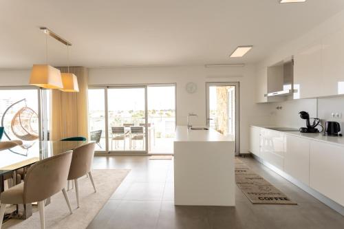 Glamour Apartment With Pool