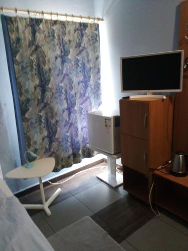 Μια τηλεόραση ή/και κέντρο ψυχαγωγίας στο Motelik Lukitas
