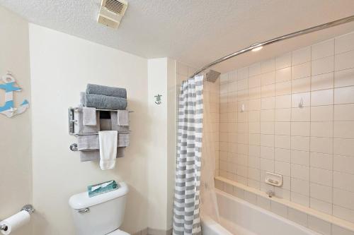 Ένα μπάνιο στο Daytona Beach Resort Unit #1215