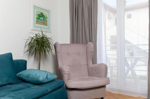 Apartment Dolly completely renovated 2023にあるシーティングエリア