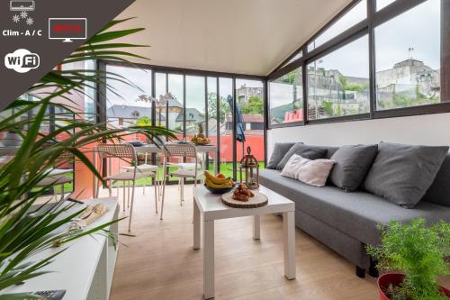 Posedenie v ubytovaní Air-conditioned flat with terrace - Private & independent - Lourdes