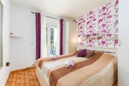 Apartments Lora 2