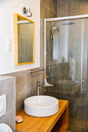 Gallery image of C1 - 2 beds 2 baths luxury Condo, Pool & Sea Views in Kavač