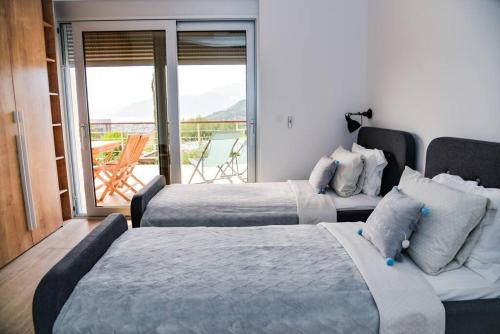 Gallery image of C1 - 2 beds 2 baths luxury Condo, Pool & Sea Views in Kavač