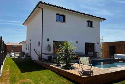 Maison familiale et spacieuse avec piscine