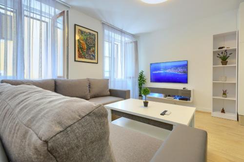 Apartment Tale - Brand new apartment in Pula's old town, with free Netflix and Wi-Fi