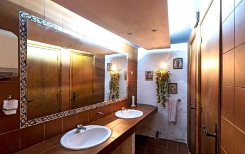 Bilik mandi di Casa Notari Congost de Montrebei