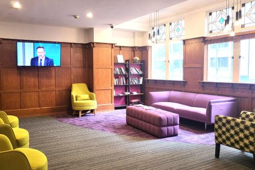 ibis Styles Kingsgate Hotel Image