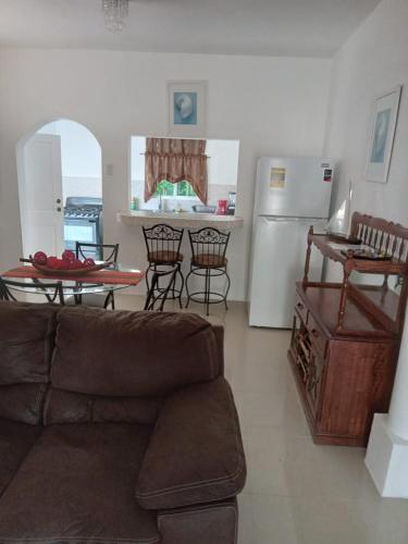 Una cocina o zona de cocina en Comfy Guest Rooms