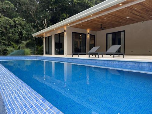 Πισίνα στο ή κοντά στο Villa Estrella Pavones