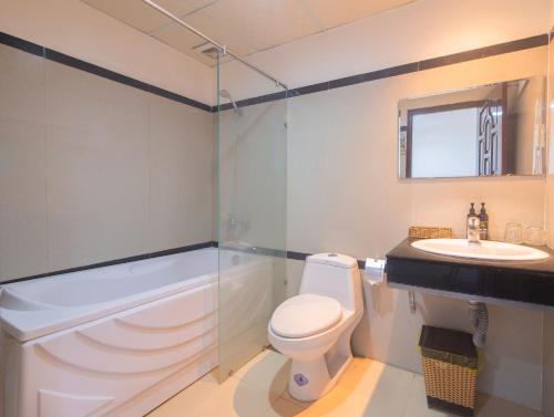 Et badeværelse på LE SOLEIL HOTEL managed by NEST Group