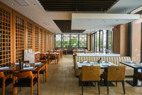 En restaurant eller et andet spisested på JW Marriott Hotel Sanya Dadonghai Bay