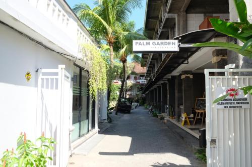 Bangunan di mana terletaknya rumah tamu ini